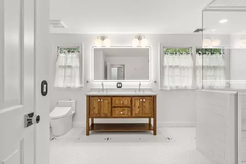 Bath - 94 Cynthia Rd, Needham, MA 02494 photo 4 of 6