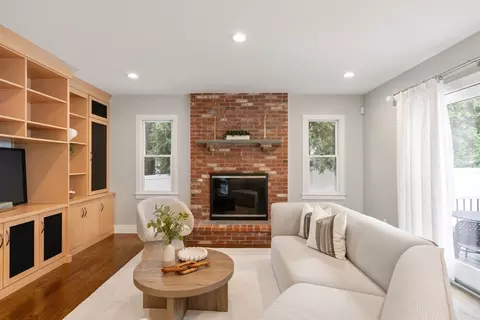 Living - 94 Cynthia Rd, Needham, MA 02494 photo 4 of 5
