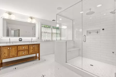 Bath - 94 Cynthia Rd, Needham, MA 02494 photo 5 of 6