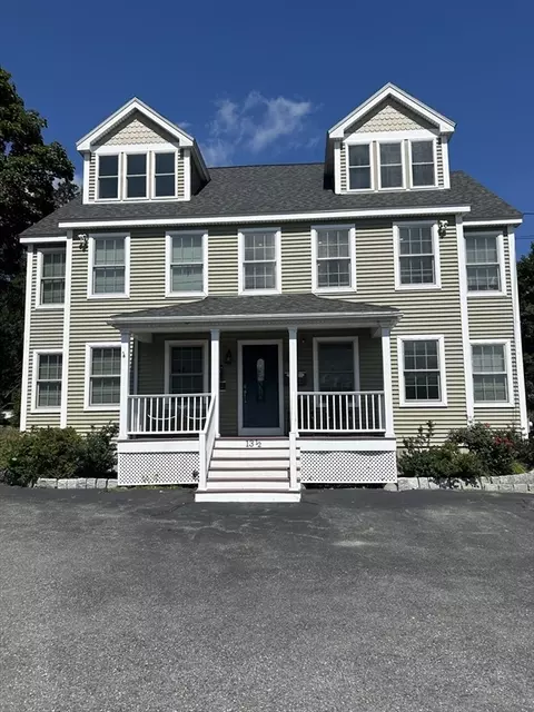 13 12 Merrimac St #1, Amesbury, MA 01913