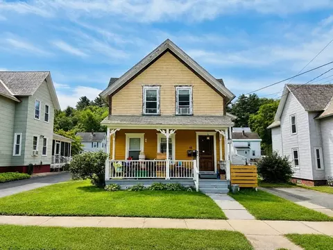 16 Chestnut St, Montague, MA 01376