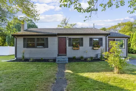 262 Main St, Rowley, MA 01969