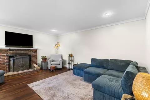 Living - 262 Main St, Rowley, MA 01969 photo 1 of 3