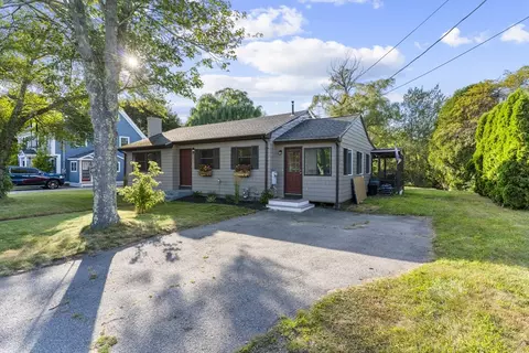 Exterior - 262 Main St, Rowley, MA 01969 photo 10 of 16