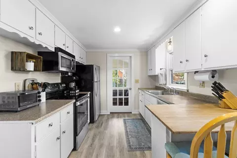 Kitchen - 262 Main St, Rowley, MA 01969 photo 2 of 7