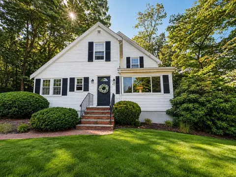 42 Howard St, Braintree, MA 02184