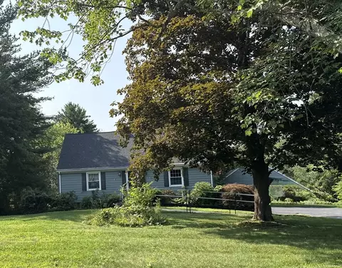 556 Hoppin Hill Ave, North Attleboro, MA 02760