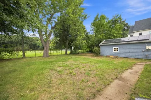 Exterior - 132 Miller St, Springfield, MA 01104 photo 10 of 10
