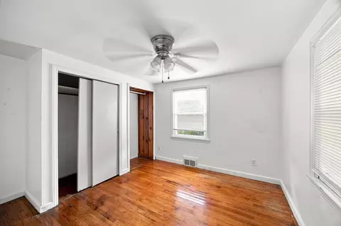 Bedroom - 132 Miller St, Springfield, MA 01104 photo 5 of 13