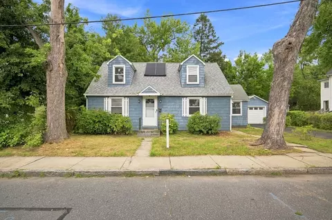 Exterior - 132 Miller St, Springfield, MA 01104 photo 2 of 10