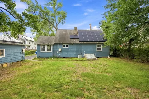 Exterior - 132 Miller St, Springfield, MA 01104 photo 3 of 10