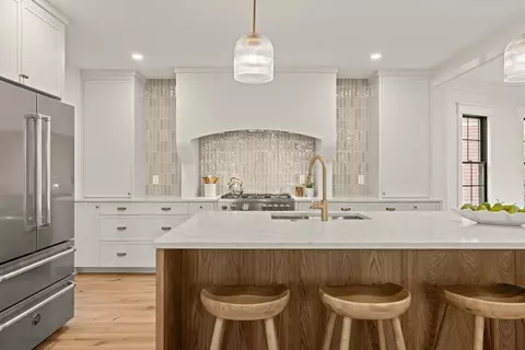 23 College Hill Rd #1, Somerville, MA 02144