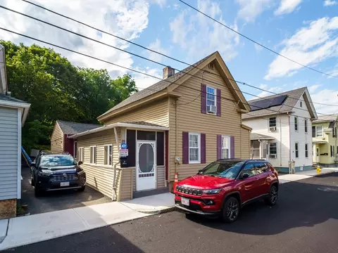 26 Benefit St, Southbridge, MA 01550