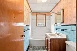 Bath - 341 Osborn St, Fall River, MA 02724 photo 1 of 3