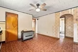 Entry Way - 341 Osborn St, Fall River, MA 02724 photo 3 of 8