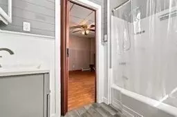 Bath - 341 Osborn St, Fall River, MA 02724 photo 2 of 3