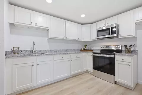Kitchen - 14 Staten St, Gloucester, MA 01930 photo 2 of 4