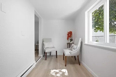 Entry Way - 14 Staten St, Gloucester, MA 01930 photo 3 of 4