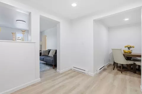 Entry Way - 14 Staten St, Gloucester, MA 01930 photo 2 of 4