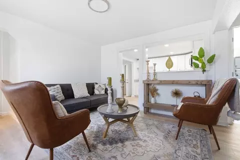 Living - 14 Staten St, Gloucester, MA 01930 photo 2 of 3
