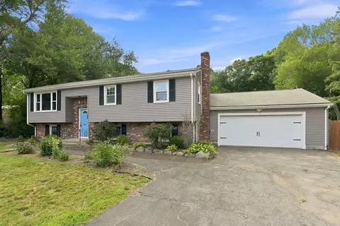 Exterior - 160 E Main St, Norton, MA 02766 photo 4 of 10