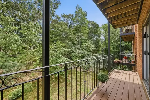 181 Littleton Rd #212, Chelmsford, MA 01824