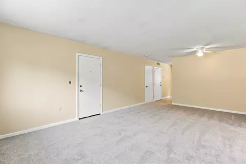 Living - 121 Bailey St #B12, Worcester, MA 01602 photo 2 of 3