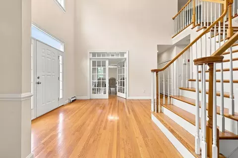 Entry Way - 8 Juniper Rd, Upton, MA 01568 photo 3 of 6