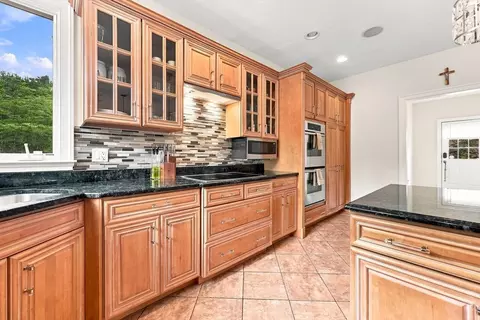 Kitchen - 8 Juniper Rd, Upton, MA 01568 photo 4 of 4
