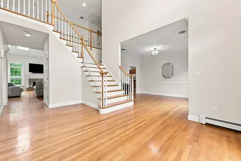 Entry Way - 8 Juniper Rd, Upton, MA 01568 photo 4 of 6
