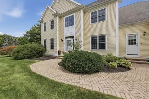 Exterior - 8 Juniper Rd, Upton, MA 01568 photo 3 of 8