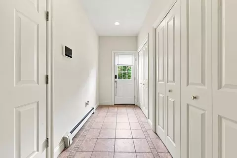 Entry Way - 8 Juniper Rd, Upton, MA 01568 photo 1 of 6