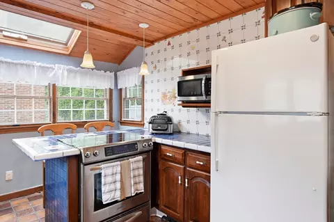 Kitchen - 89 Abbott St, Springfield, MA 01118 photo 1 of 5