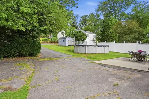 Exterior - 89 Abbott St, Springfield, MA 01118 photo 4 of 10