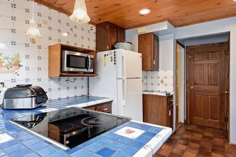 Kitchen - 89 Abbott St, Springfield, MA 01118 photo 5 of 5