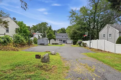 Exterior - 89 Abbott St, Springfield, MA 01118 photo 10 of 10