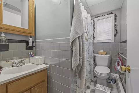 Bath - 144 Choate St, Fall River, MA 02723 photo 1 of 3
