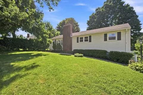 218 Maple St, East Longmeadow, MA 01028