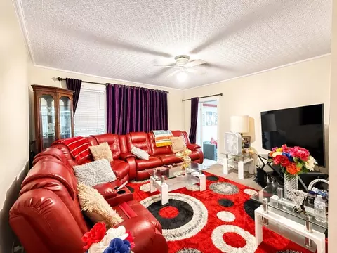 Living - 145 Hancock St, Springfield, MA 01109 photo 1 of 4
