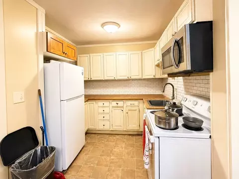 Kitchen - 145 Hancock St, Springfield, MA 01109 photo 1 of 3
