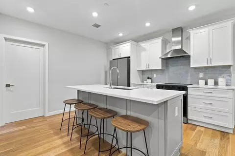 267 Old Colony #206, Boston, MA 02127