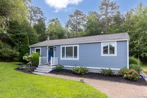 25 King Ave, Plymouth, MA 02360