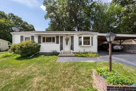 136 Laurie Ln, Lowell, MA 01854