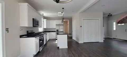 Entry Way - 10 Wisteria Ln, Maynard, MA 01754 photo 1 of 1