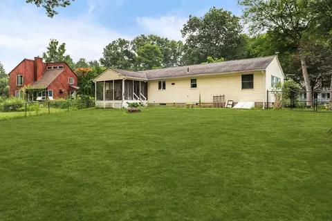 Exterior - 22 Carillon Cir, Easthampton, MA 01027 photo 7 of 10