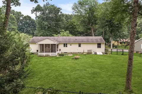 Exterior - 22 Carillon Cir, Easthampton, MA 01027 photo 8 of 10