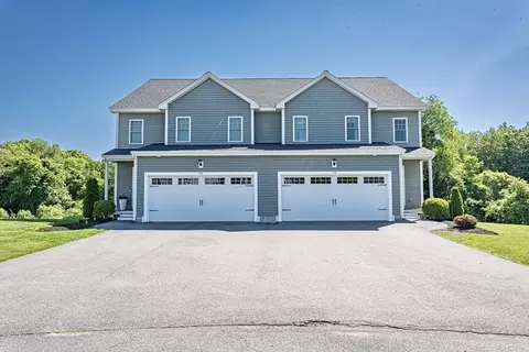 77 Riverside Dr #77, Lakeville, MA 02347