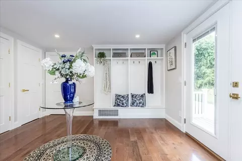 Entry Way - 113 River St, Middleton, MA 01949 photo 2 of 3