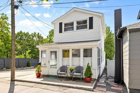 7 Peterson Rd, Quincy, MA 02169