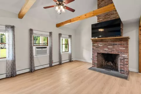 Living - 487 Long Plain Rd, Leverett, MA 01054 photo 2 of 7